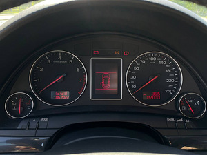 Audi A4 B6 (8 фото из 11)
