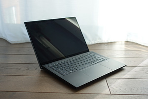 MSI Summit E14 2-in-1 14" i7-1260P/32 GB/1 TB + garantii (5 foto / 8)