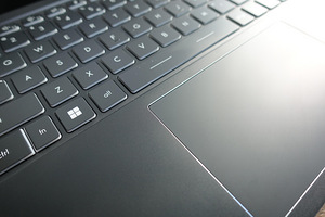 MSI Summit E14 2-in-1 14" i7-1260P/32 GB/1 TB + garantii (2 foto / 8)