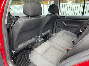 Volkswagen Bora 1.6 77KW (12 foto / 12)