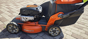 Husqvarna LC 348VE самоходная бензиновая газонокосилка (1 фото из 5)