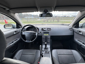 Volvo V50 2008 Diisel manuaal (5 foto / 10)