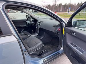 Volvo V50 2008 Diisel manuaal (6 foto / 10)