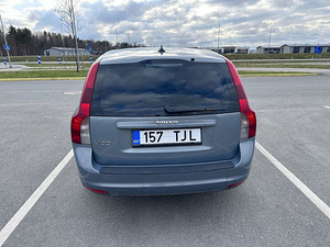 Volvo V50 2008 Diisel manuaal (10 foto / 10)