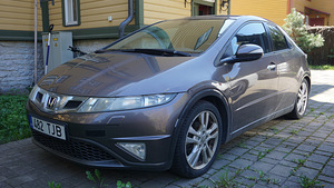 Honda Civic 5D VIII 1.8 Sport (2011) (2 foto / 3)