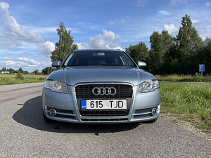 Audi A4 1.6 75кВт (2 фото из 9)