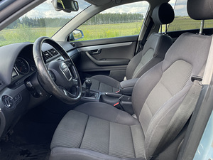 Audi A4 1.6 75кВт (7 фото из 9)