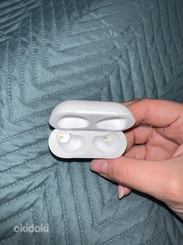 Кейс от Airpods 3 + левый наушник