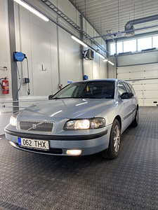 Volvo V70 2.4 125kw (2 foto / 8)
