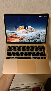 MacBook Air 13' 2018 - 256GB (2 foto / 4)
