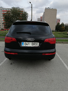 Audi Q7 2006 (8 foto / 9)