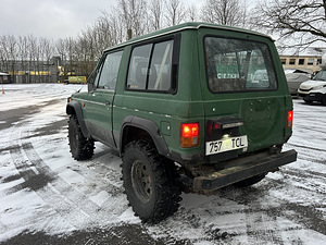 Mitsubishi Pajero (6 foto / 10)