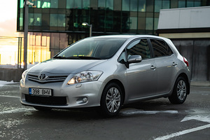 Toyota Auris 2012 1.6 manuaal (4 foto / 15)