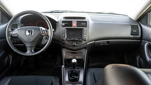 Honda Accord 2.2l 103kw (11 foto / 14)