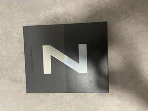 Samsung Z Fold 3 (1 foto / 5)