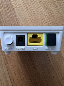 Huawei EchoLife HG8010H (3 foto / 4)
