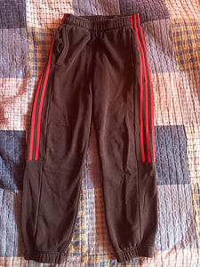 Müüa poiste adidase dressipüksid suurus 152cm. (1 foto / 1)