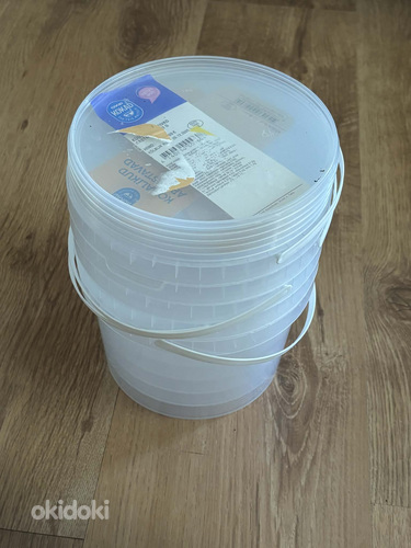 Annan ära 5 plastmassi ämbrit.