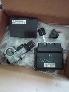 Nissan Note ECU + IMMO + KEY + lock starter (1 foto / 3)