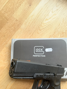 Umarex Glock 17 Airsoft (4 foto / 6)