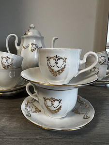 Фарфоровый сервиз (4 фото из 7)