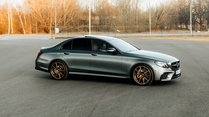 Mercedes benz e350 amg edition (3 foto / 12)