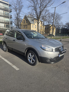 Nissan Qashqai (2 foto / 13)
