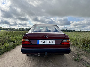 MERCEDES-BENZ E 200 D (4 фото из 8)