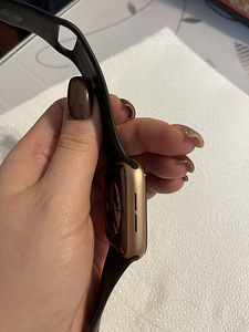 Apple watch series 4 44 MM gold (6 foto / 8)