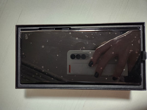 Samsung galaxy s22 ultra (2 foto / 3)