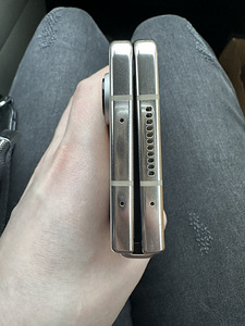 Samsung galaxy fold 4 (3 foto / 10)