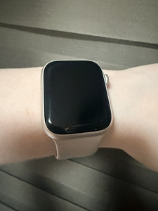 Apple Watch series 8 45mm (1 foto / 5)