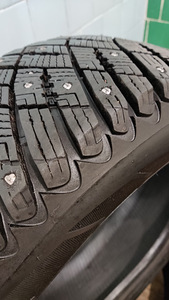195/65R15 Goodyear UltraGrip Ice Arctic (3 foto / 3)