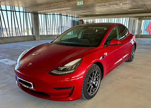 Tesla Model 3 Rent Bolt Premium (1 foto / 1)