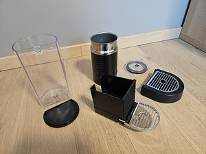 Nespresso kohvimasin De'Longhi Citiz & Milk (3 foto / 3)