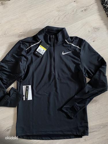 Nike, s. S