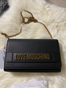 Love Moschino kotti (2 foto / 5)
