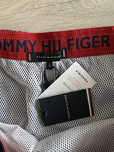 Tommy Hilfiger s. L (2 foto / 4)