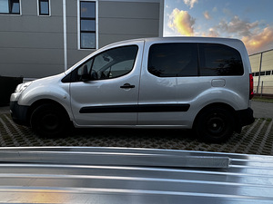 Autorent 24/7 - Peugeot Partner Tepee 5 kohta (1 foto / 4)