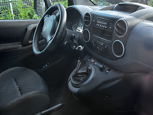 Autorent 24/7 - Peugeot Partner Tepee 5 kohta (3 foto / 4)