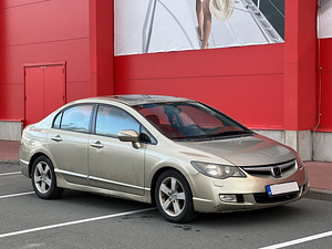 Autorent BoltFood/WOLT Honda Civic (2 foto / 3)