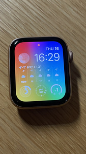 Apple Watch SE 44 mm GPS (1st Gen 2020)