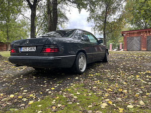 M: Mercedes-Benz 320CE 1993 (4 foto / 10)