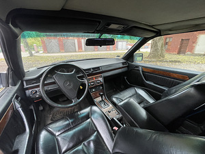 M: Mercedes-Benz 320CE 1993 (7 foto / 10)