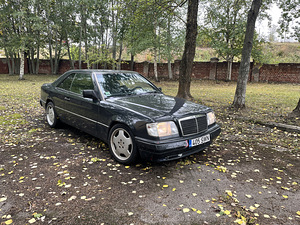 M: Mercedes-Benz 320CE 1993 (8 foto / 10)