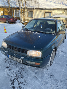 Vw Golf 1.6 55kw (1 foto / 7)
