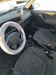 Vw Golf 1.6 55kw (2 foto / 7)