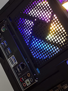 Mänguriarvuti - i7-5820K / GTX 1070 / 32GB DDR4 / RGB (3 foto / 3)