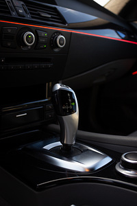 BMW E60 525i 3.0 facelift (10 foto / 14)