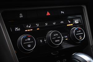 Volkswagen T-Roc 4x4 TDI Reg. makstud (11 foto / 15)